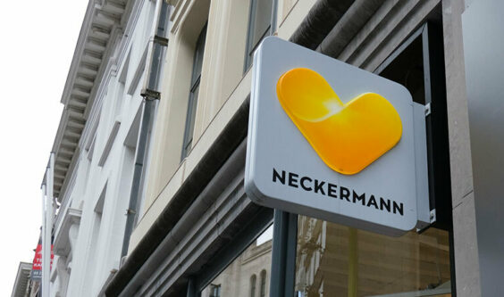 Neckermann: flight and accommodation?